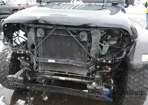 2020 Jeep Wrangler Willys 4X4 z USA, uszkodzony, nr VIN 1C4GJXAN0LW236681